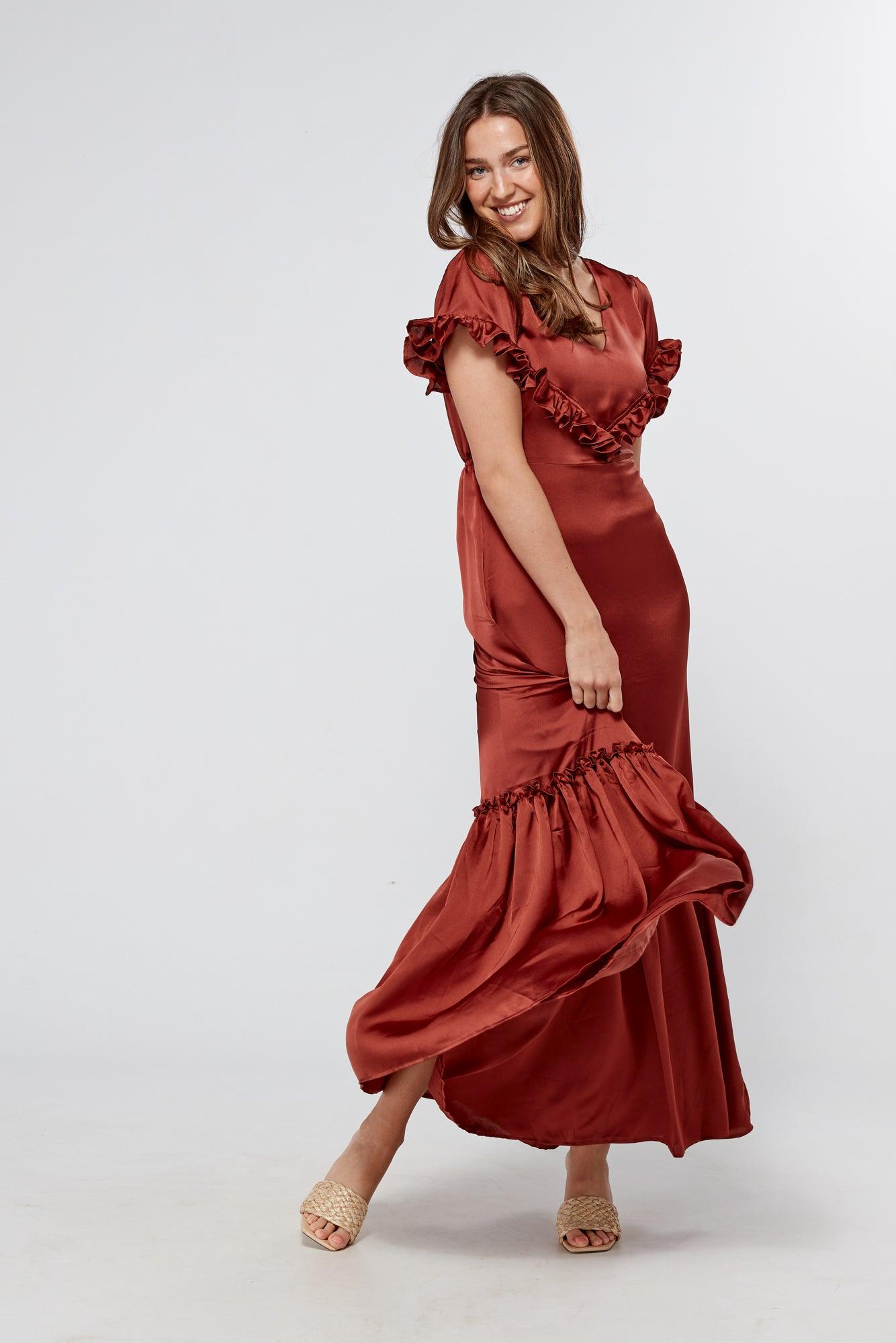 未使用 CARAMEL HYSSOP DRESS Safira Dark Copper Maxi Dress With Frills And Short Sleeve