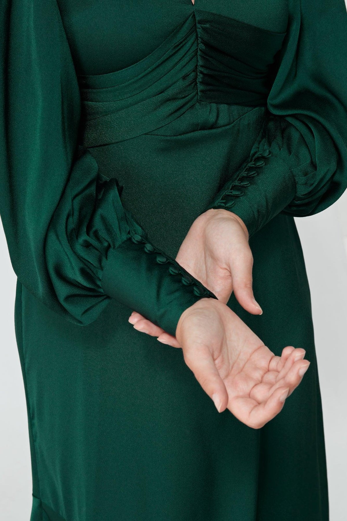Naomi Dark Green Light Satin-Crepe Maxi Dress With Long Sleeves - TAHLIRA